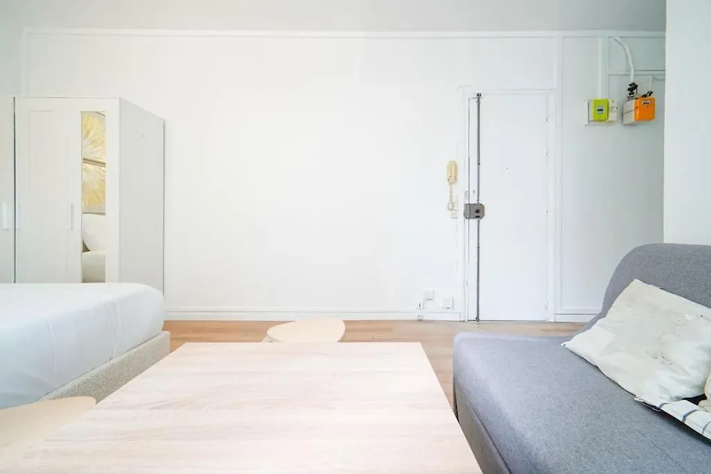 Studio Buttes-Chaumont - Hautpoul - V Apartment Paris France